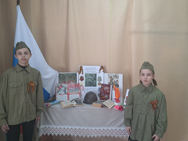В книжной памяти мгновения войны.